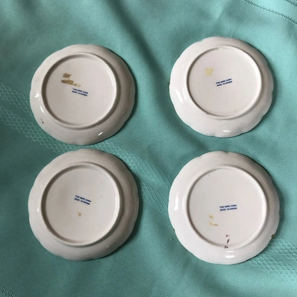 Lot of Four Vintage Canadian Made Mini Plates - Picture 9 of 11